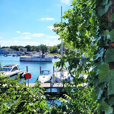 Neues Schmuckstueck Am Hafen Erstklassige Einrichtung Und Fantastischer Ausblick Von 
